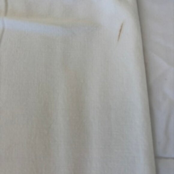 Vintage pair green embroidered pillowcases with scalloped edges - Picture 5 of 8